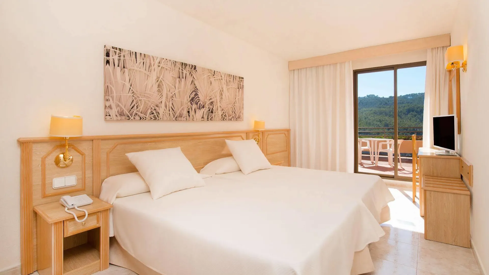 Hotel Galeon Port de Sant Miguel 4*,