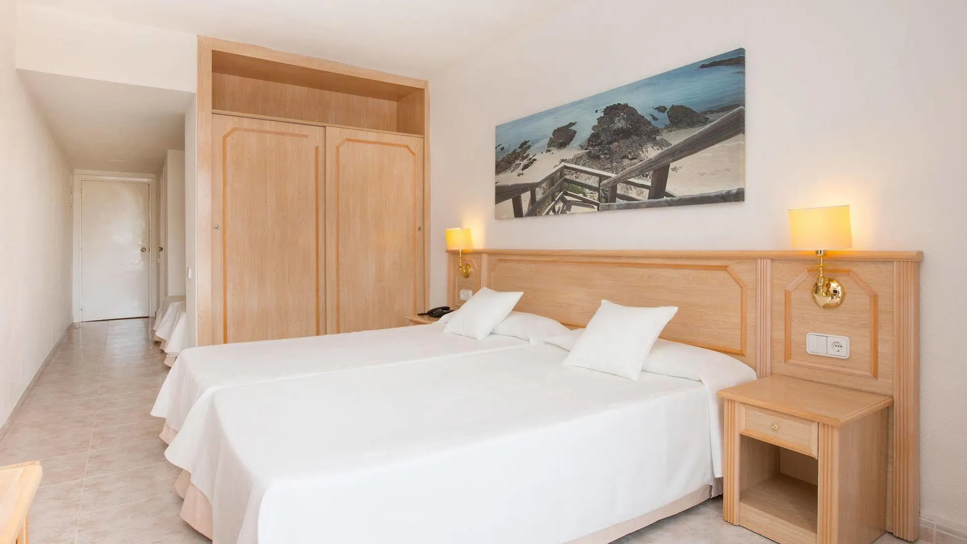 Hotel Galeon Port de Sant Miguel 4*,